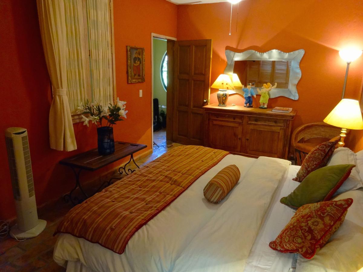 לינה וארוחת בוקר סאן מיגל דה אלנדה Casa Calderoni מראה חיצוני תמונה